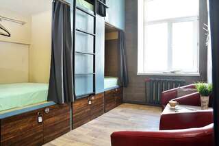 Хостелы Rolling Stones hostel Иркутск Кровать в 4-местном общем номере-5
